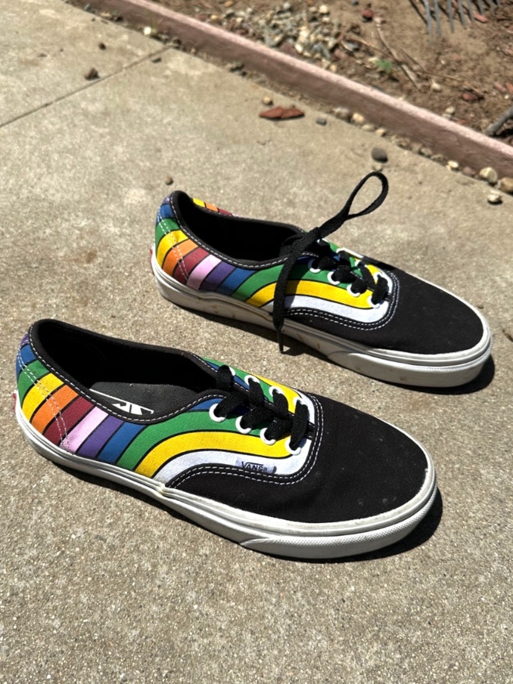 Vans Women’s Size 7 Rainbow Stripe Canvas Sneakers Black Lace Up Shoes